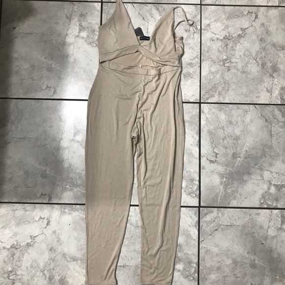 Cut Out Jumpsuit - Picture 4 of 4